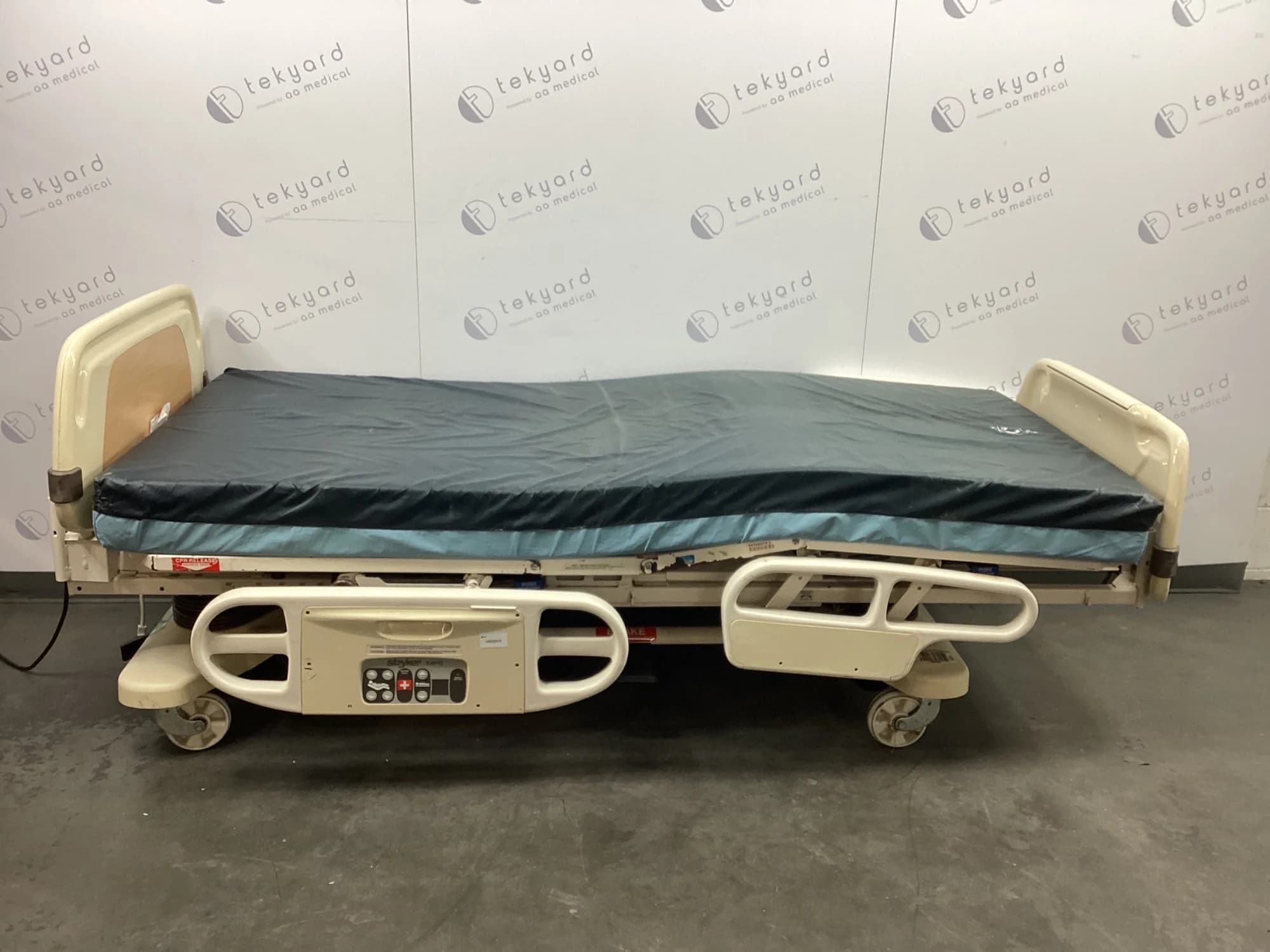 STRYKER Secure 3000 Hospital Bed