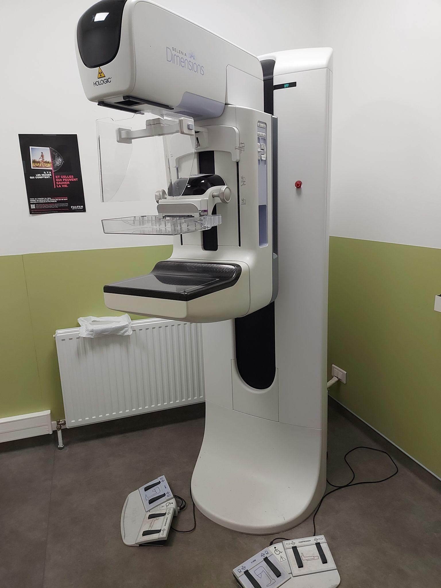 HOLOGIC Selenia Dimensions 3D Digital Mammography Machine