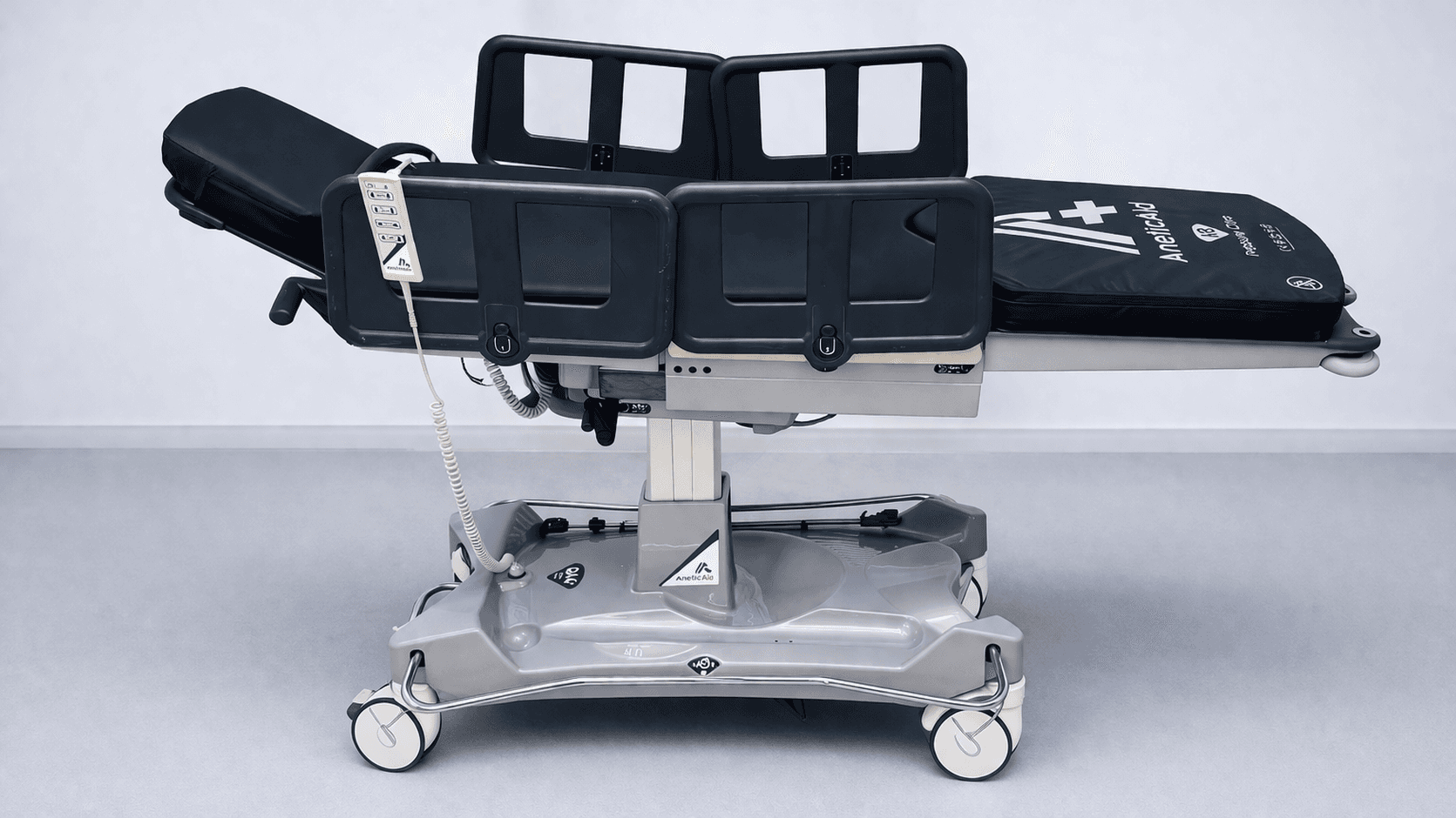 ANETIC AID QA4 Operating table