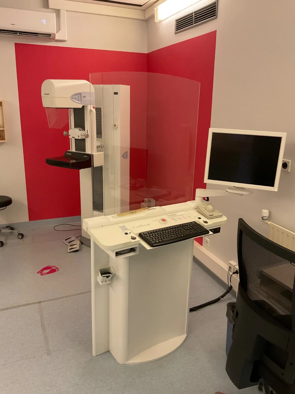 HOLOGIC Lorad Selenia Mammography Machine