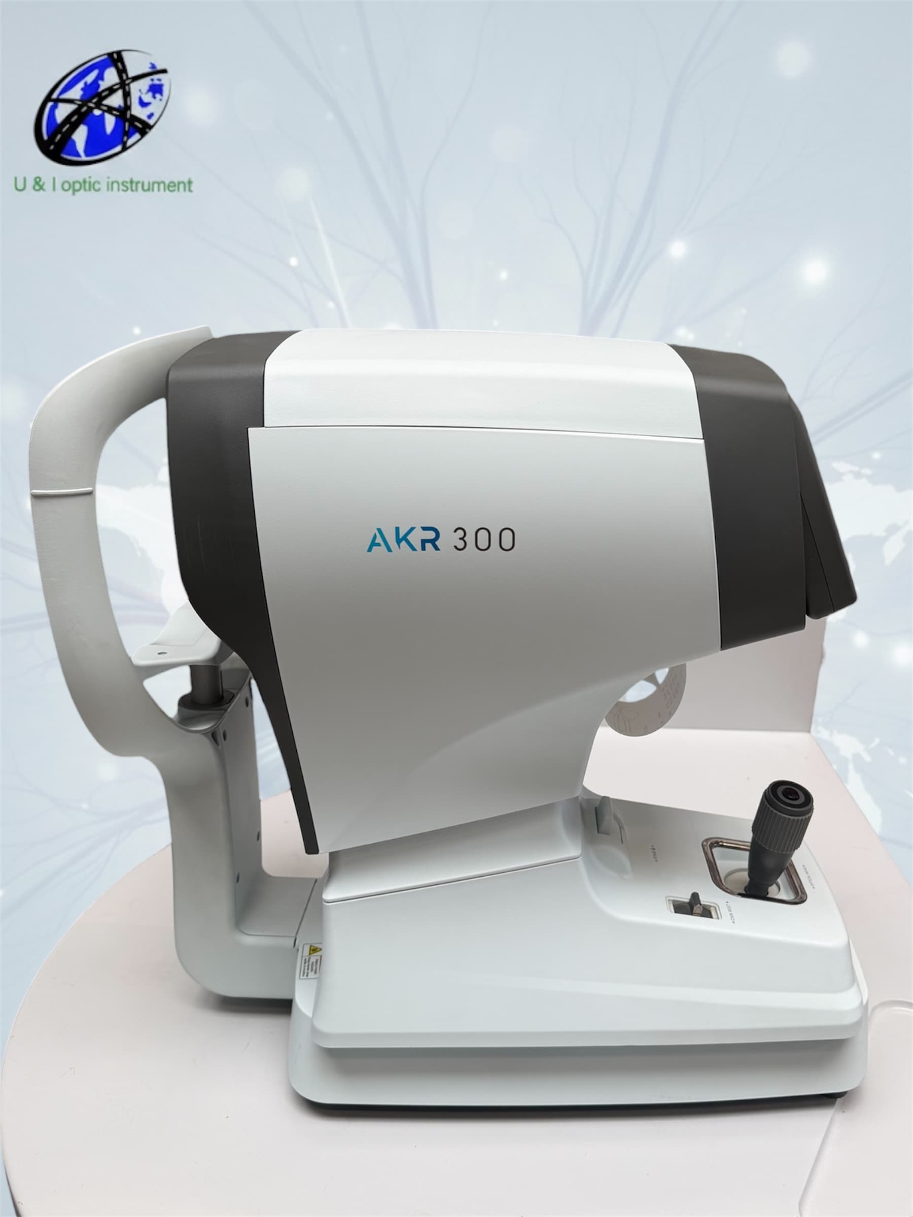 ESSILOR AKR300 Autorefractor