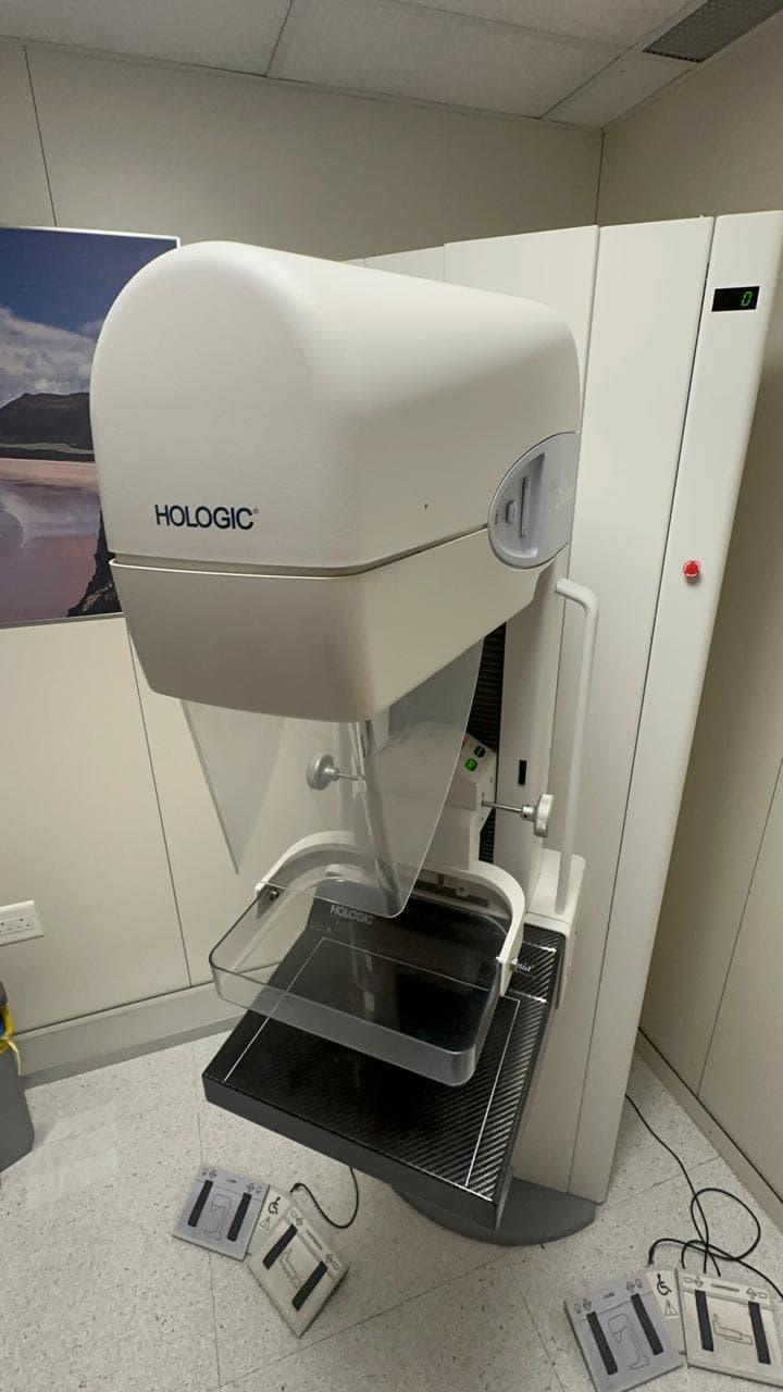 HOLOGIC Selenia 2D Digital Mammography Machine