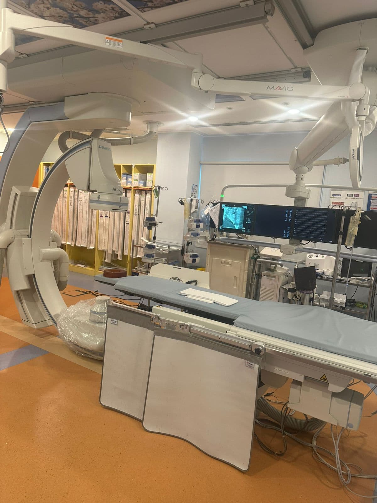 SIEMENS AXIOM Artis zee Cath Angio Lab