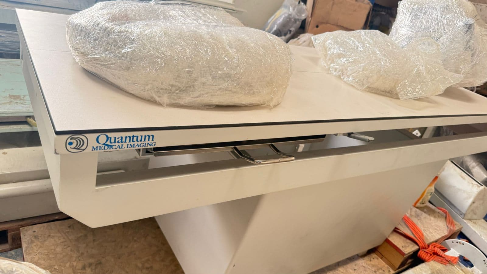 QUANTUM MEDICAL IMAGING QT-730 X-ray table