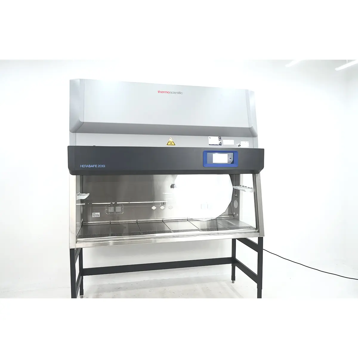 THERMO SCIENTIFIC HERAsafe 2030i Laboratory fume hood