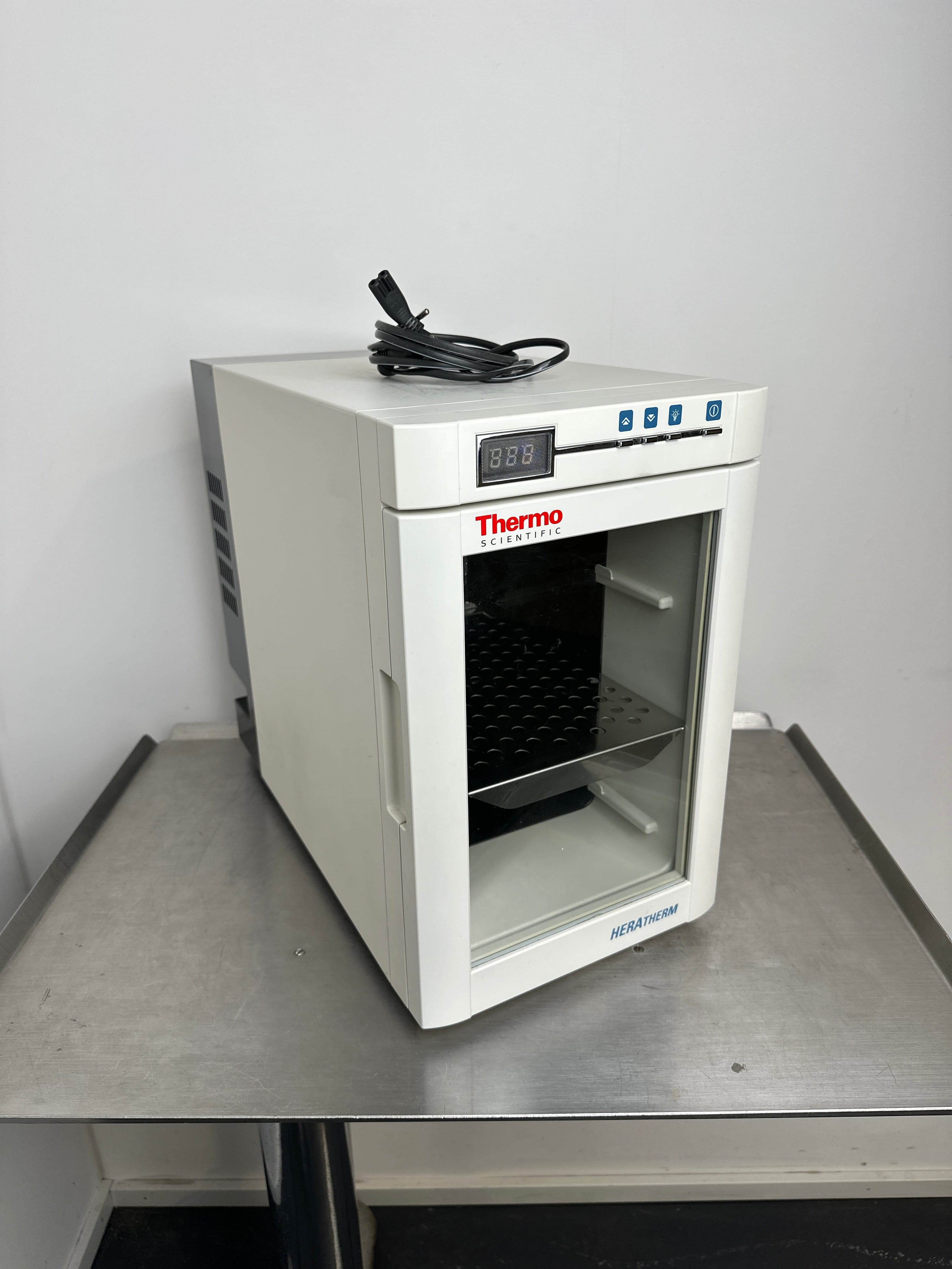 THERMO SCIENTIFIC Heratherm Compact IMC18 Laboratory incubator