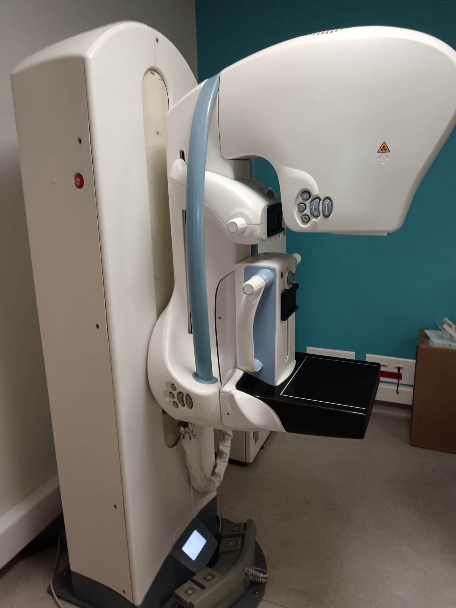 GE Senographe Essential Mammography Machine