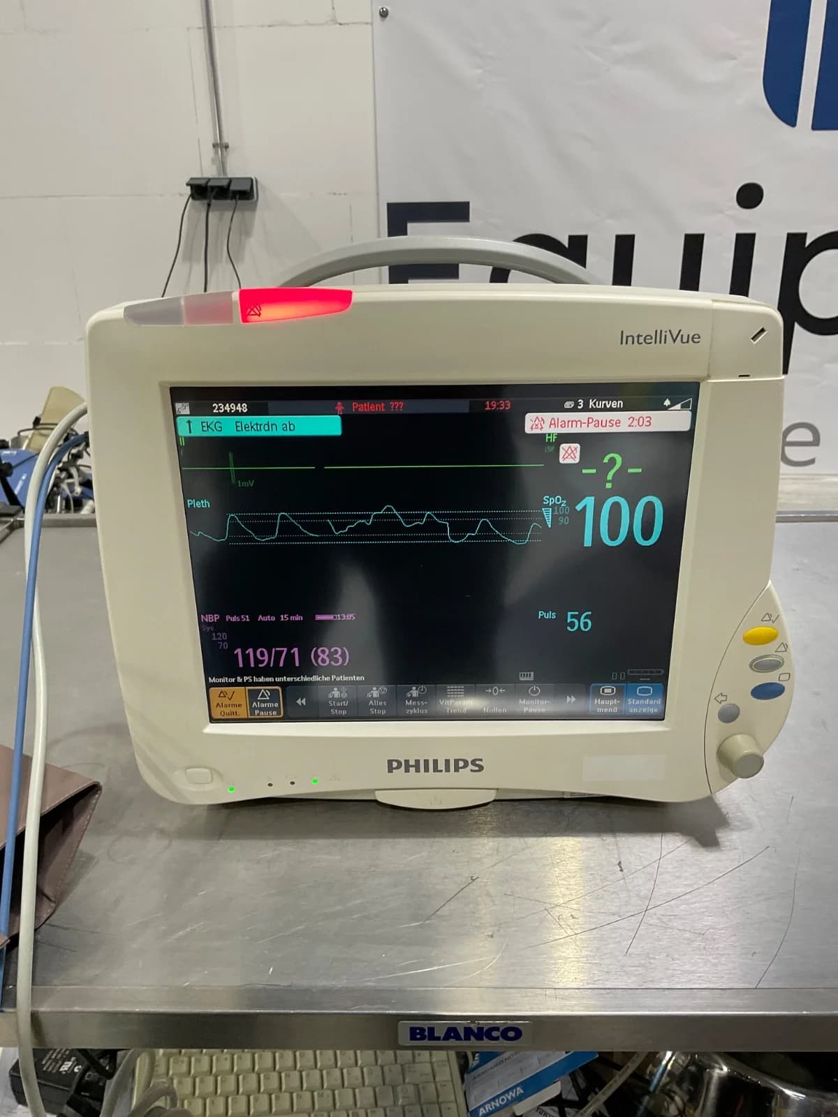 PHILIPS IntelliVue MP50 EKG monitor