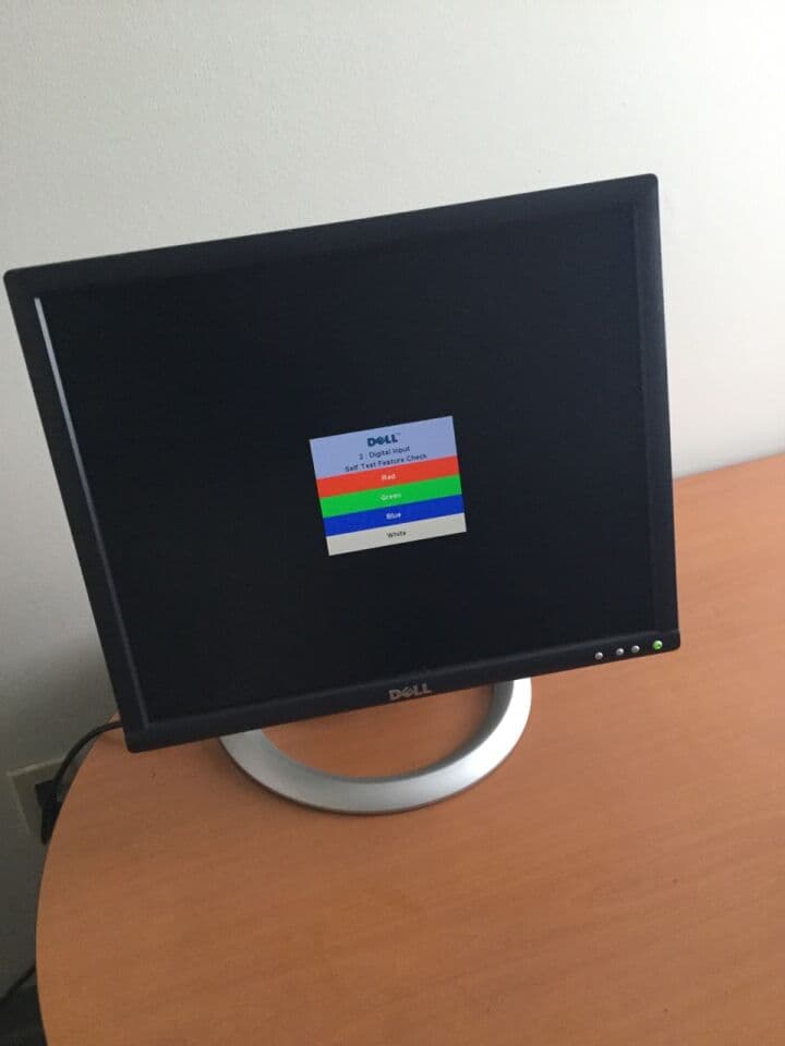 For Sale DELL 1905FP computer monitor