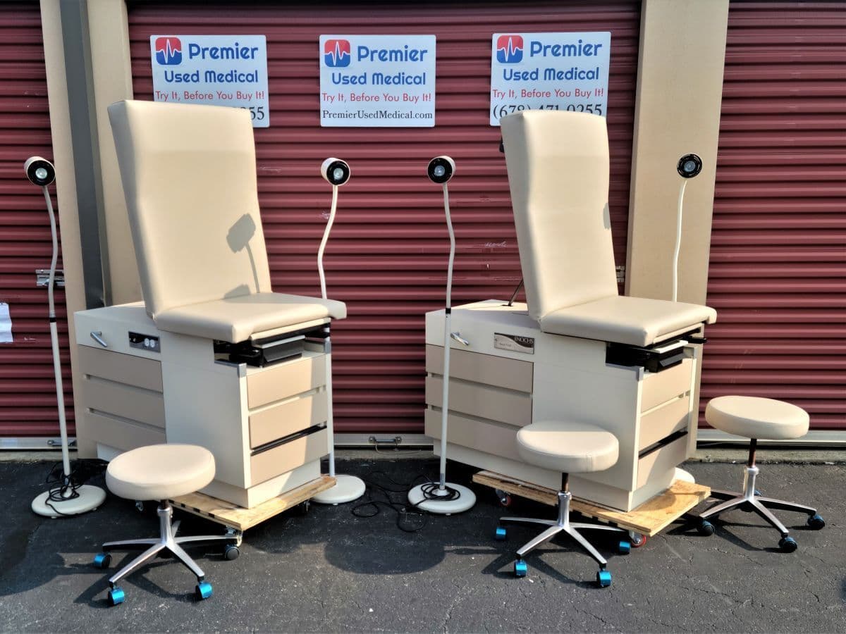 For Sale ENOCHS Medline New Cream Upholstery Exam Table w Tan Base rated 600lbs Exam Table