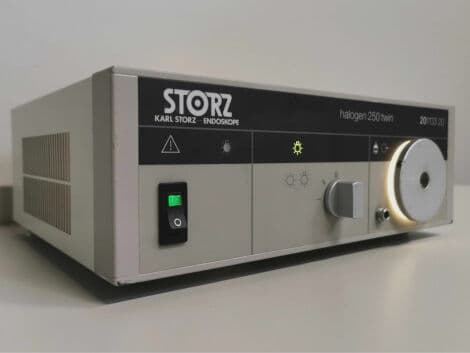 For Sale KARL STORZ halogen 250 - 201133 20 Light Source