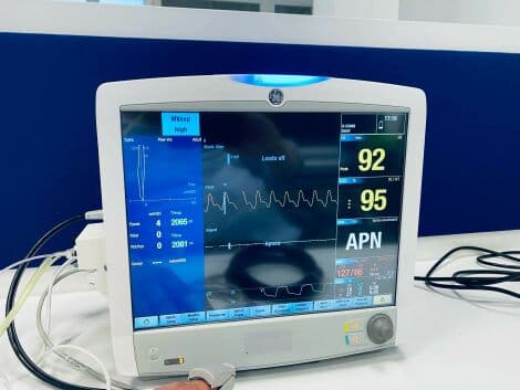 For Sale GE B650 W/ E-CAiOV & E-PSMP Aneasthesia Monitor Anesthesia Monitor
