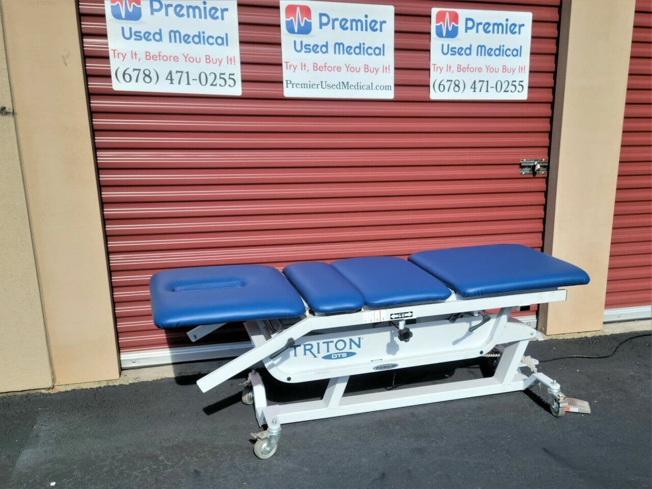For Sale Triton TRT-550 4 pc PT Table Power Base with new Navy Blue Upholstery Chiropractic Table