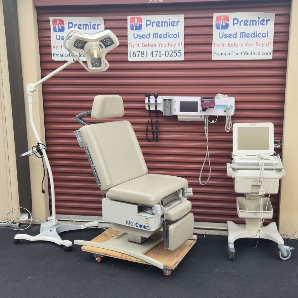 For Sale UMF 5020 with Original Creme Upholstery & Hand Control Exam Chair