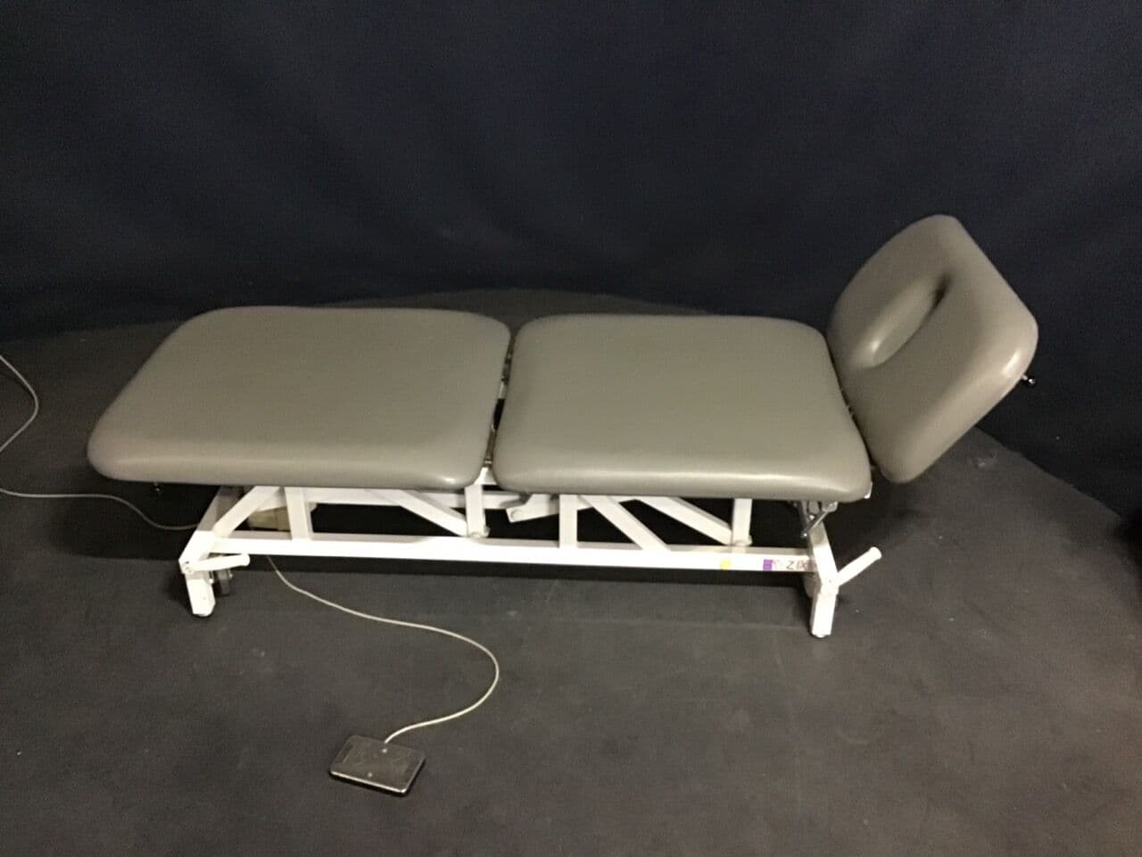 For Sale NEW-FYZIX LX-1300 3 Section Power Treatment Table