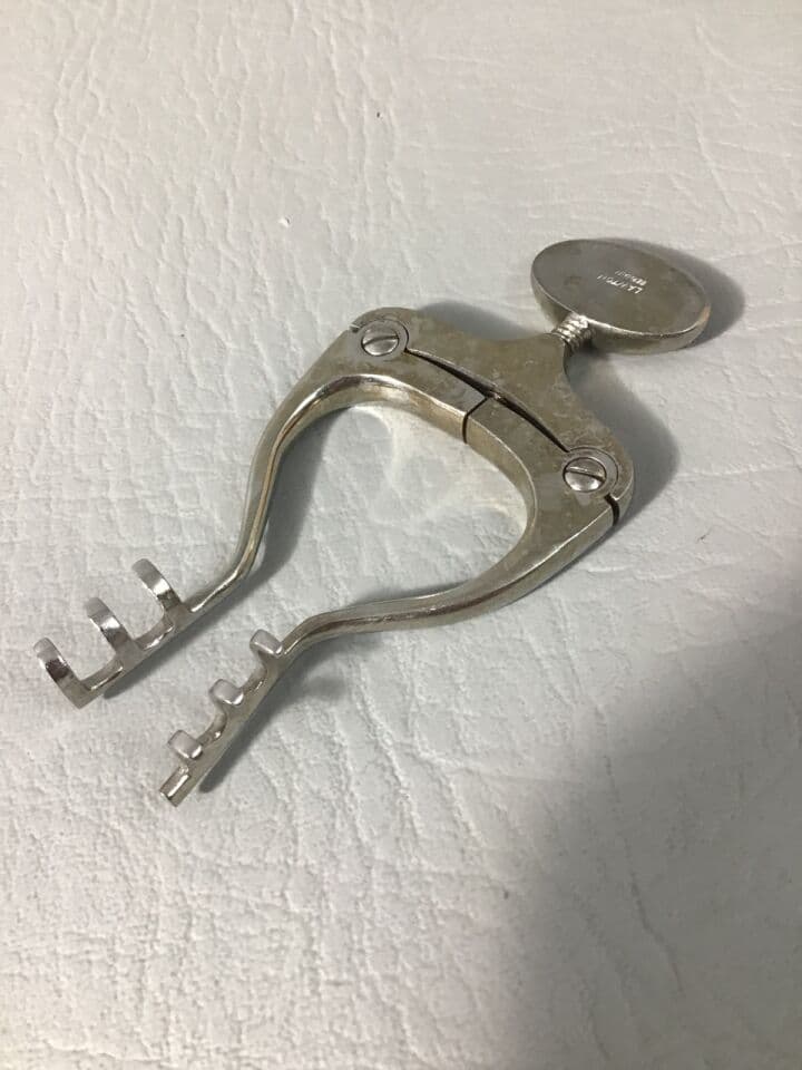 For Sale LAWTON Retactor: Blunt