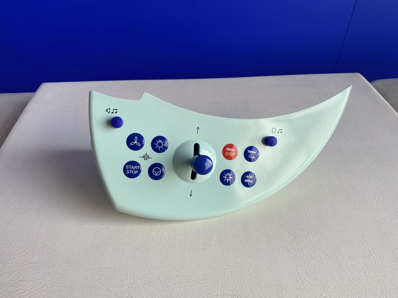 For Sale SIEMENS MAGNETOM Symphony 1.5T Control Panel (Right) MRI Scanner Parts P/N 10018579