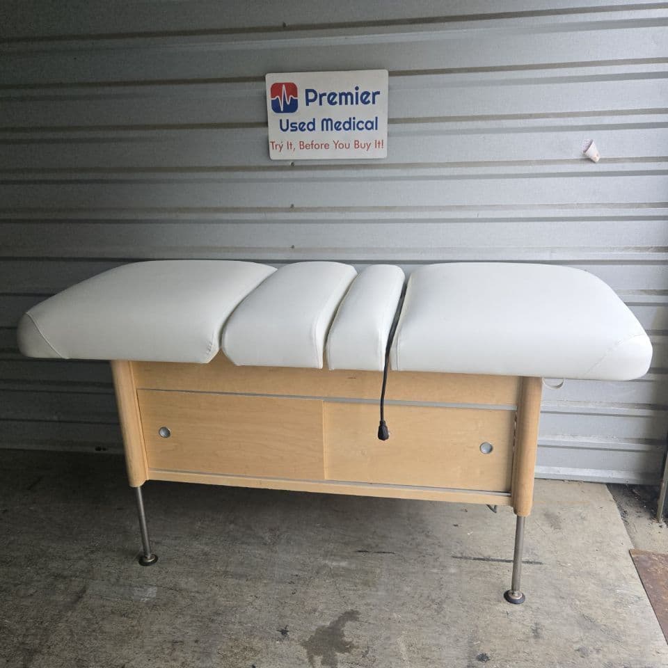 For Sale MEDICAL SPA TABLE CHAIR LIVING EARTHCRAFT SPA TABLE with New White Upholstery Exam Table