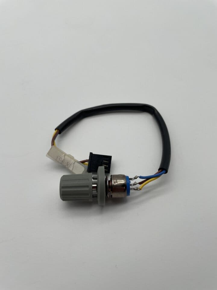 For Sale SIEMENS Mammomat 3000 R TRIMMER 10K 1W 10% LIN P13Q Mammo Unit Parts P/N 6775019