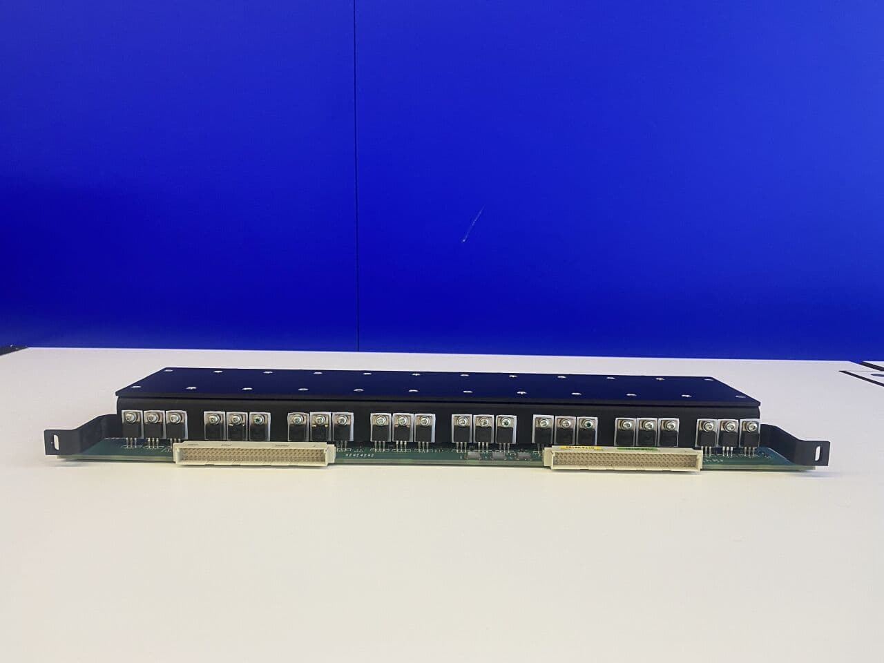 For Sale SIEMENS MAGNETOM Avanto Dyscon 16 D1 MRI Scanner Parts P/N 7388775