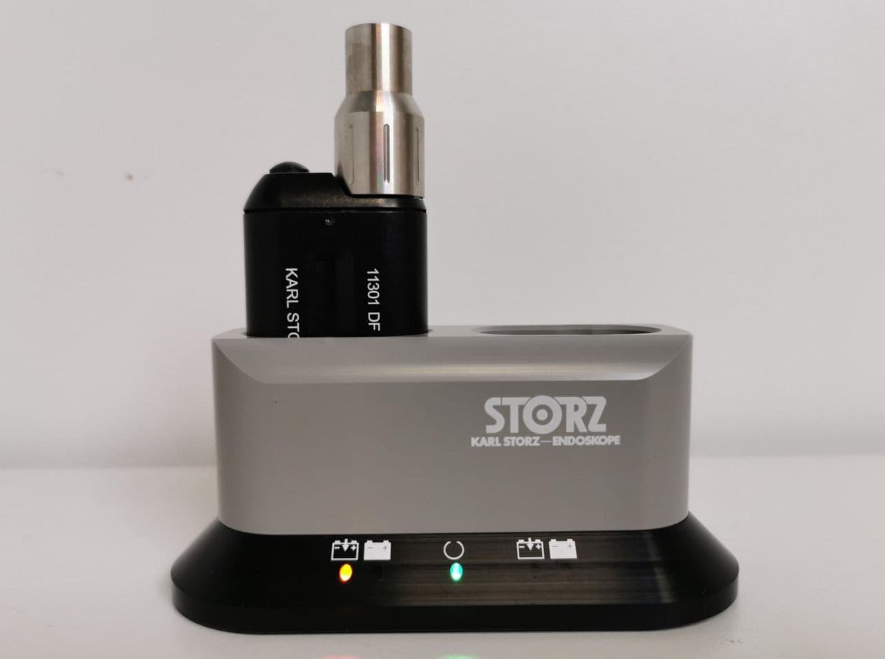 For Sale KARL STORZ 11301 DG Light Source