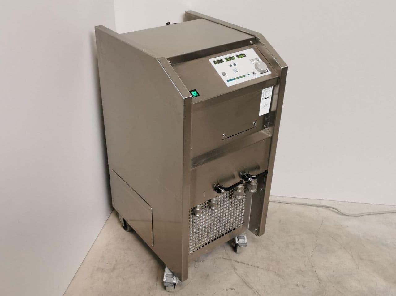 For Sale MAQUET HCU 20-600 Chiller
