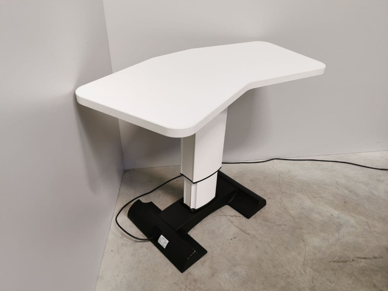 For Sale AKRUS AK 103 Exam Table