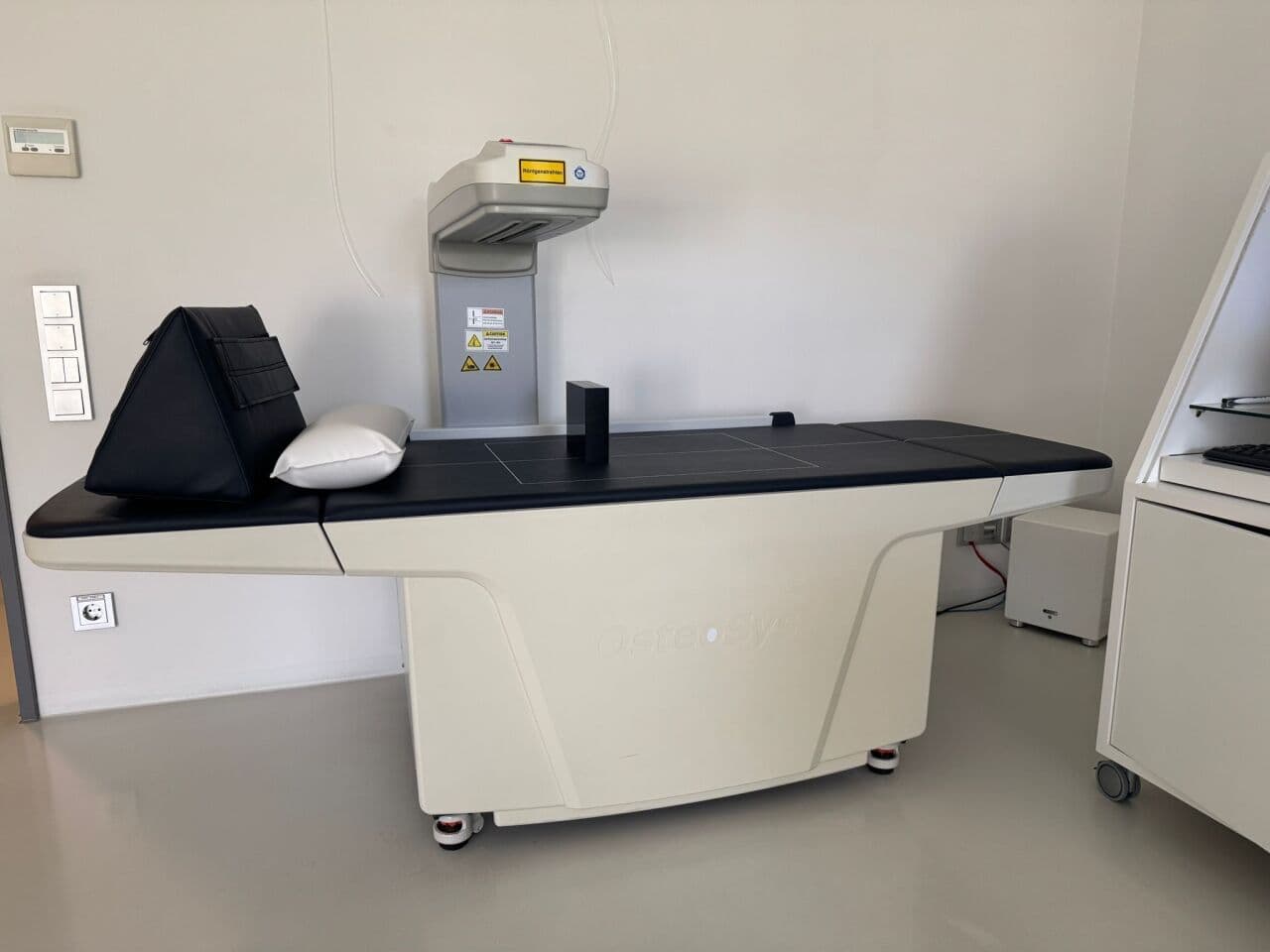 For Sale OSTEOSYS DEXXUM T Bone Densitometer